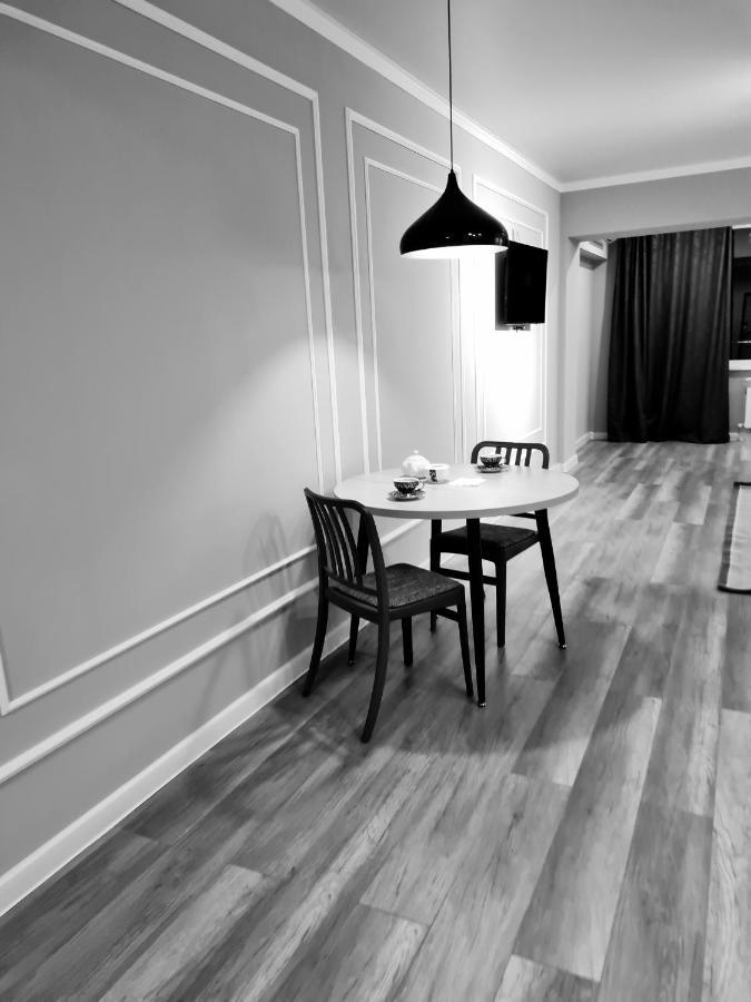 Апартаменты В Центре, В Новом Доме Almatî Exterior foto
